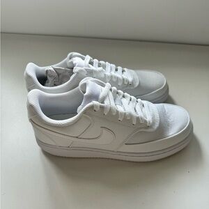 NWT Nike White Low Top Sneakers 7.5 Women